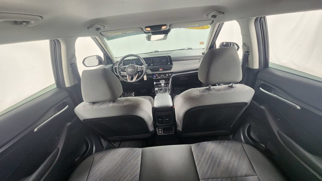 Used 2024 Kia Seltos LX AWD/4WD image 17