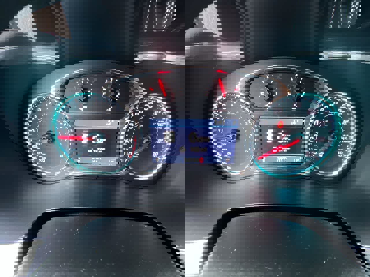 Used 2023 Chevrolet Traverse RS image 15