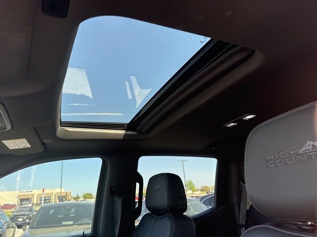 Used 2020 Chevrolet Silverado 1500 High Country w/ Technology Package image 10