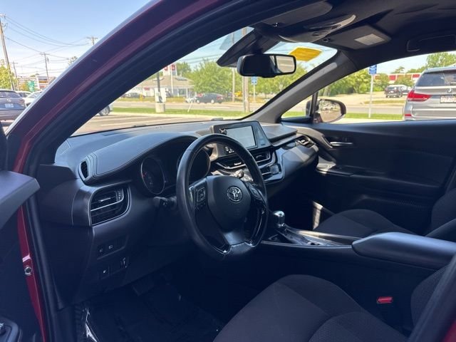 Used 2018 Toyota C-HR XLE FWD image 9