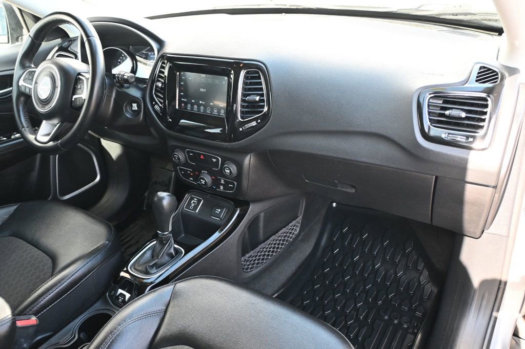 Used 2020 Jeep Compass Latitude FWD image 9