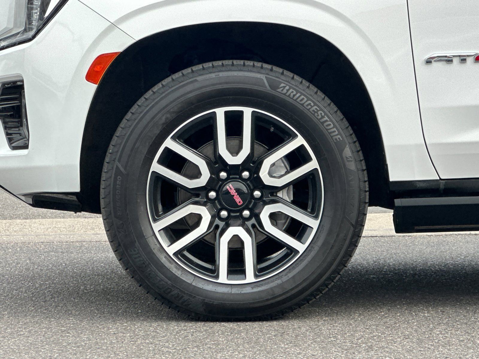 Used 2023 GMC Yukon XL AT4 image 35