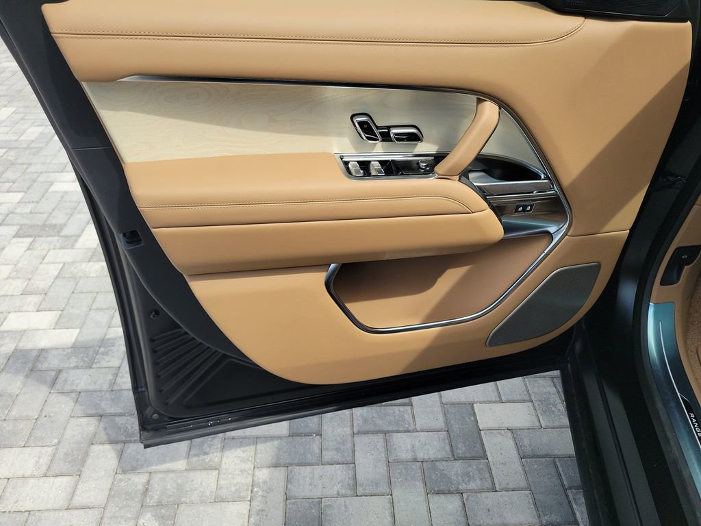New 2026 Land Rover Range Rover SV AWD/4WD image 23