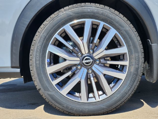 Used 2023 Nissan Kicks SV FWD image 11
