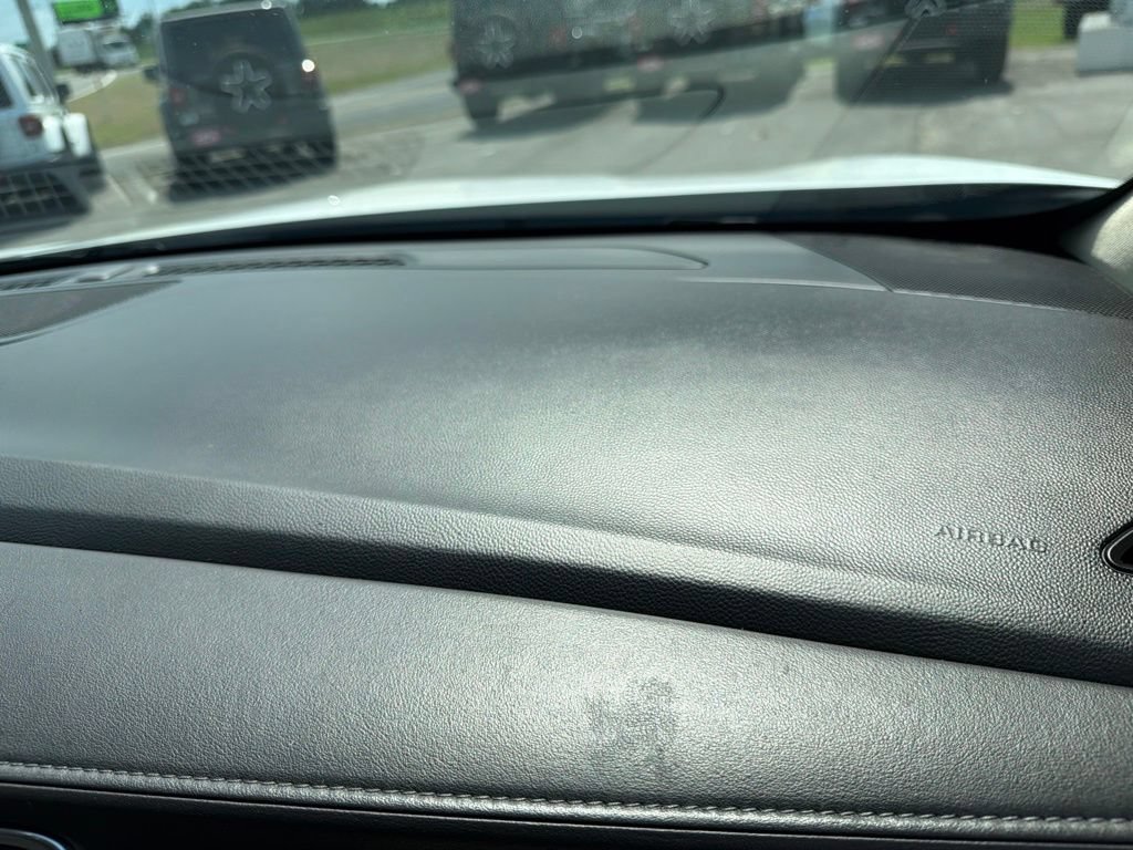 Used 2019 Buick Enclave Essence FWD image 27