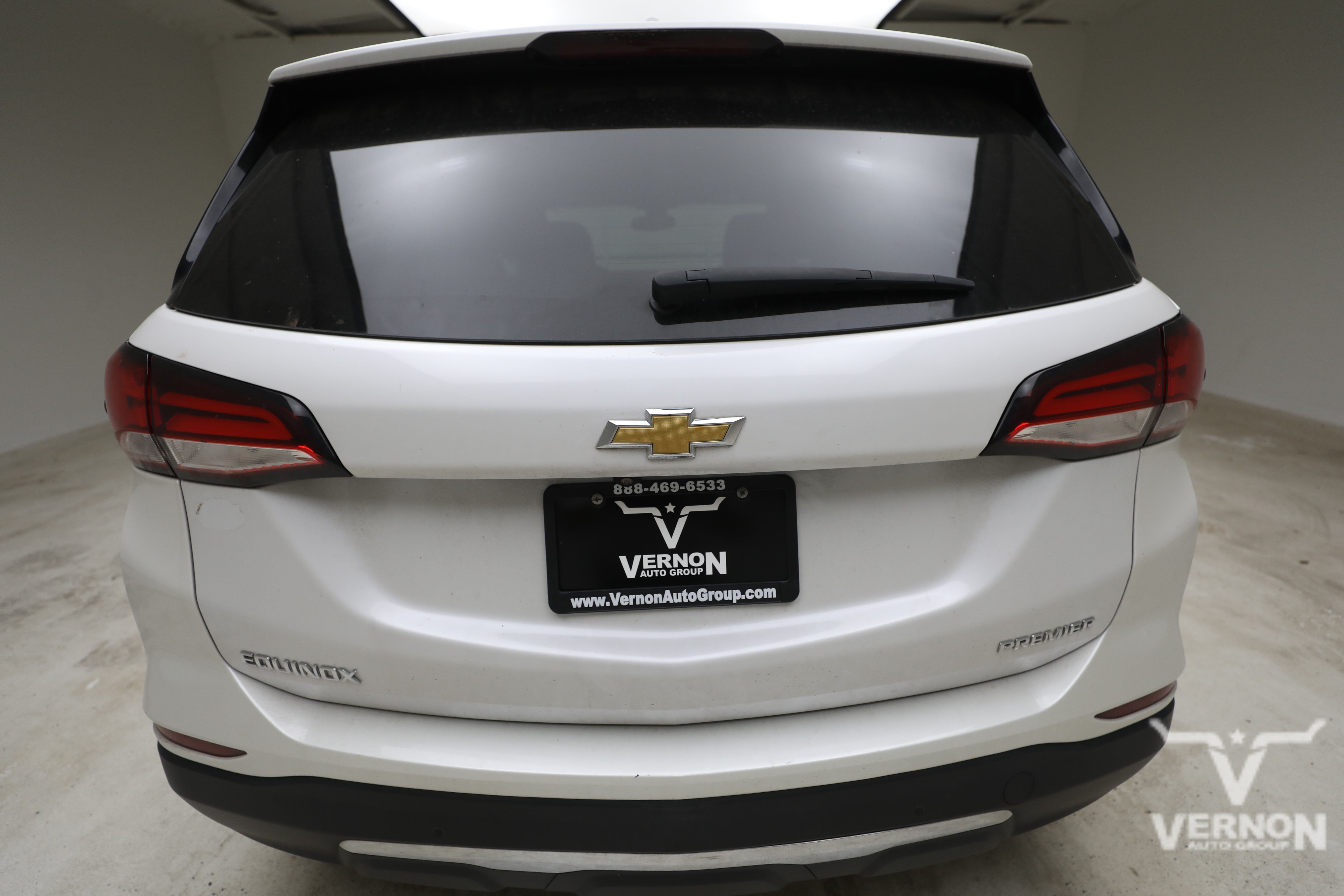 Used 2023 Chevrolet Equinox Premier FWD image 3