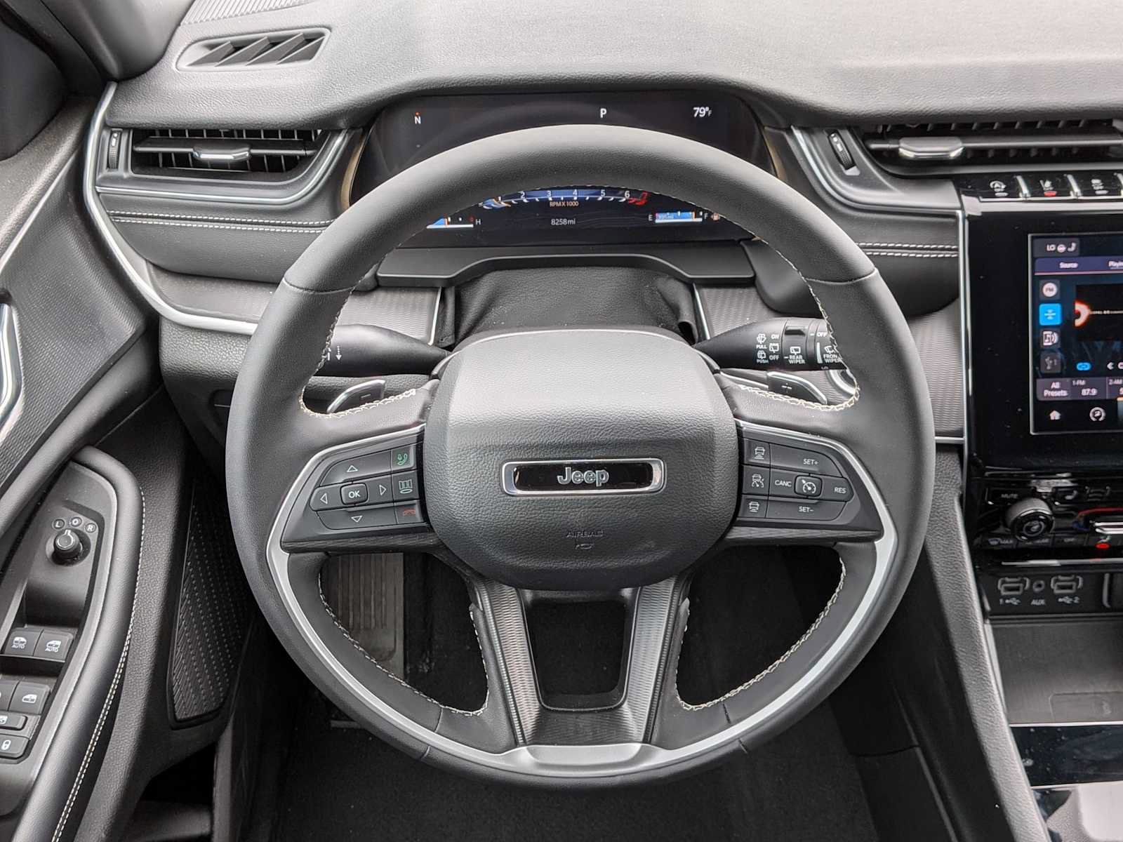 Used 2025 Jeep Grand Cherokee Laredo X w/ Luxury Tech Group I AWD/4WD image 22