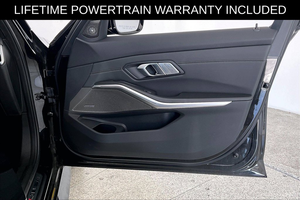 Used 2027 BMW M3 Competition AWD/4WD image 23