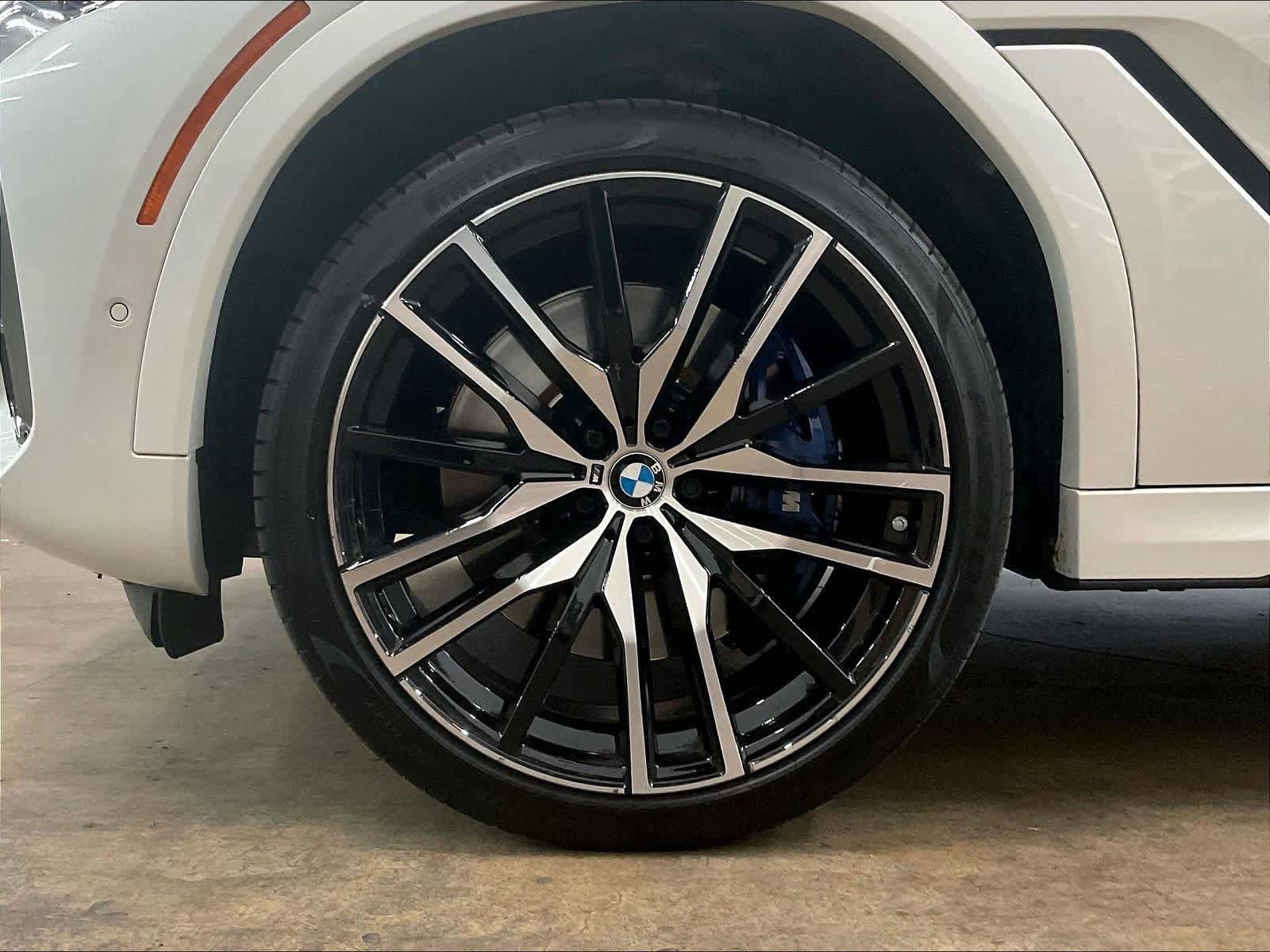 Used 2022 BMW X6 M50i w/ Premium Package AWD/4WD image 12