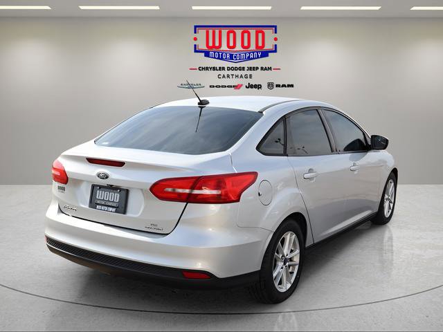 Used 2016 Ford Focus SE w/ SE Power Seat Package image 3