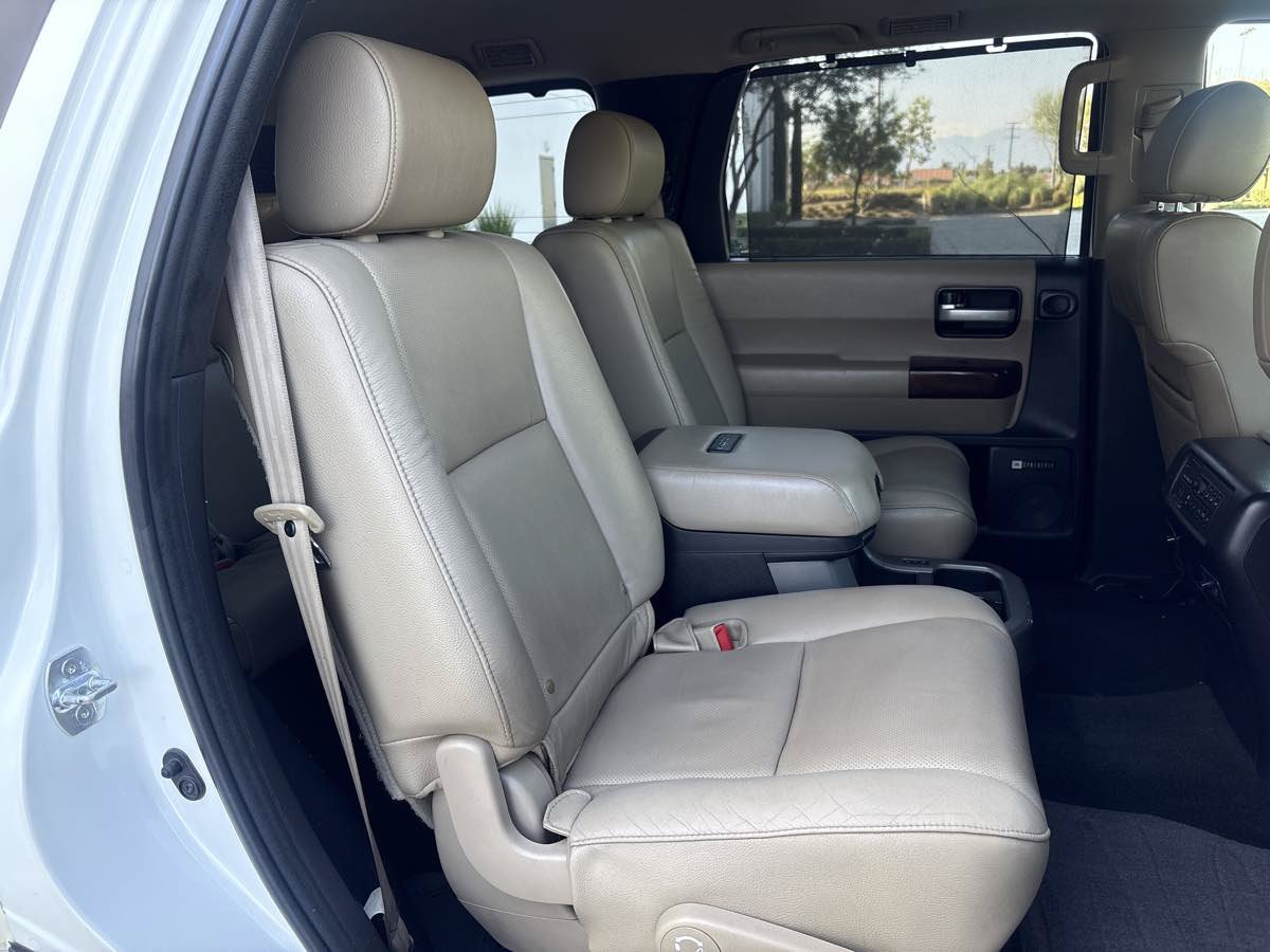 Used 2015 Toyota Sequoia Platinum RWD image 20