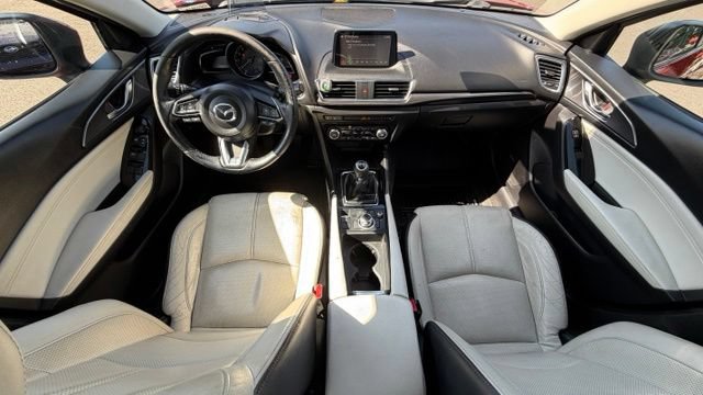 Used 2018 MAZDA MAZDA3 Grand Touring w/ Premium Equipment Package FWD image 17