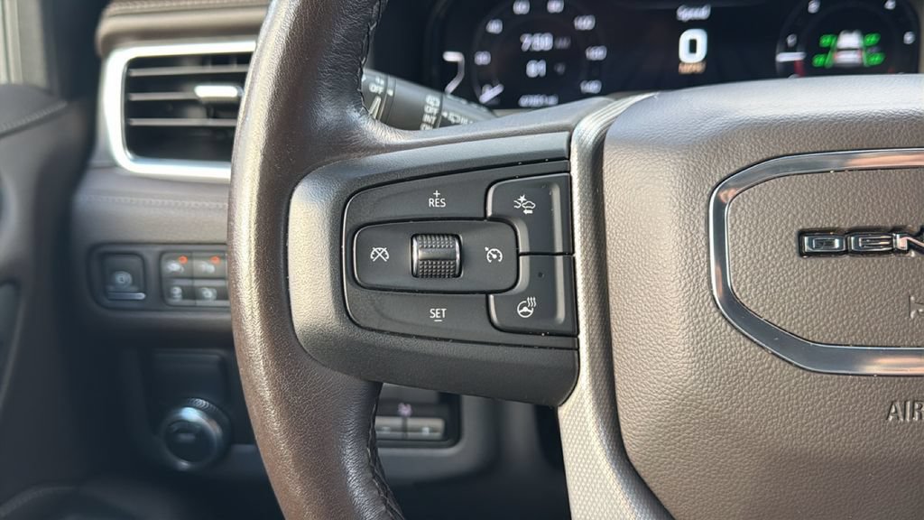 Used 2022 GMC Yukon XL Denali w/ Denali Premium Package RWD image 19