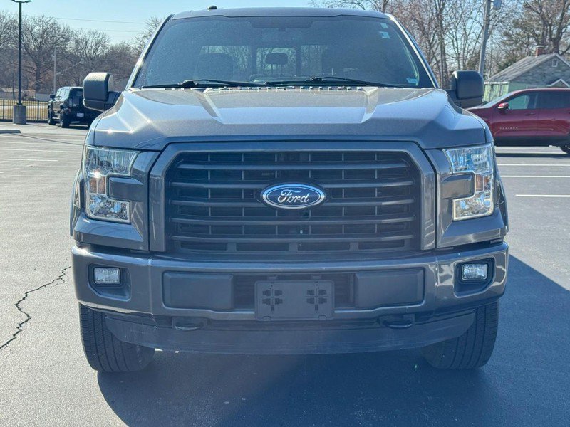 Used 2016 Ford F150 XLT w/ Equipment Group 302A Luxury image 9