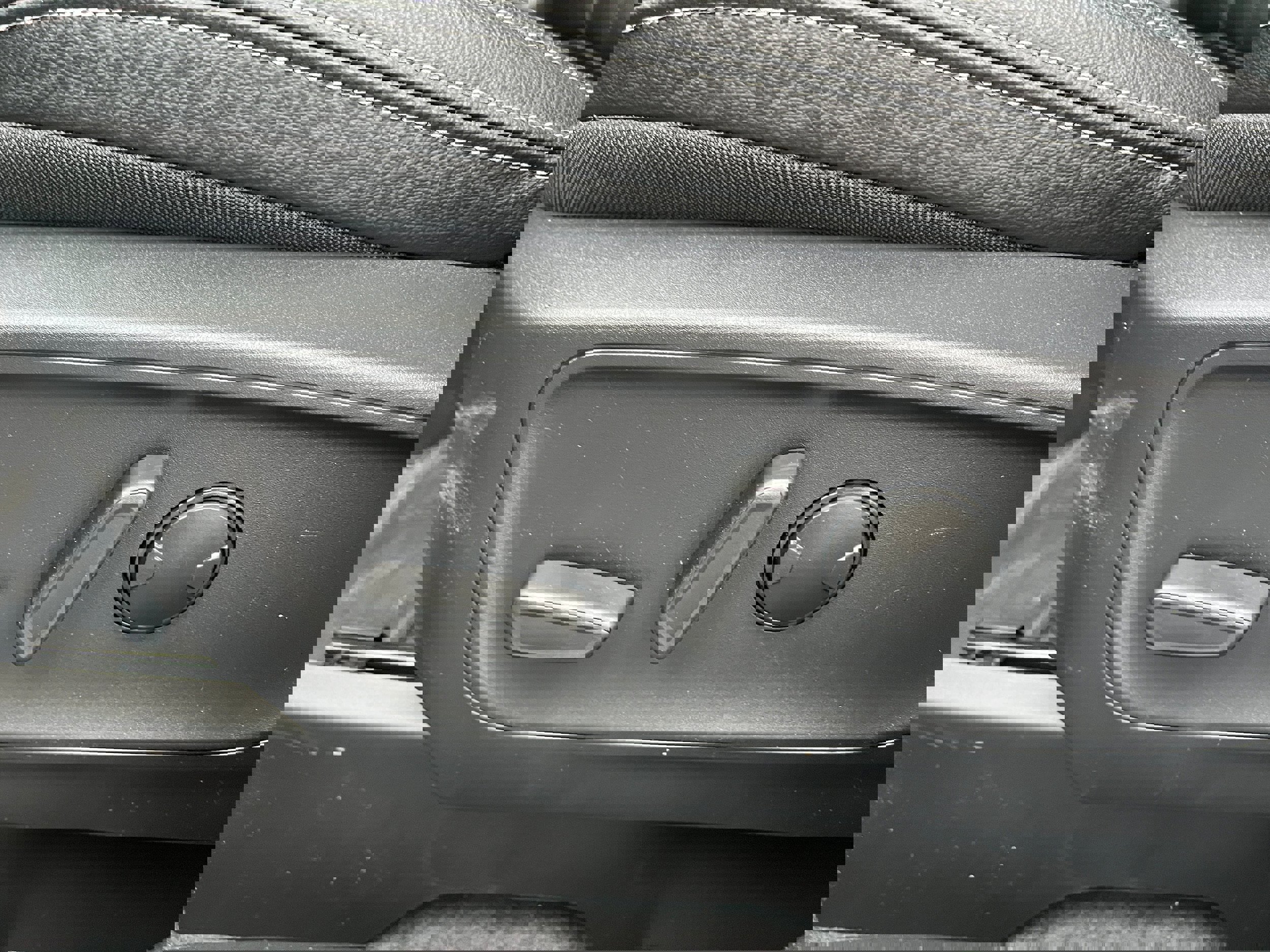 New 2026 Ford Escape SE w/ PHEV Premium Package image 11