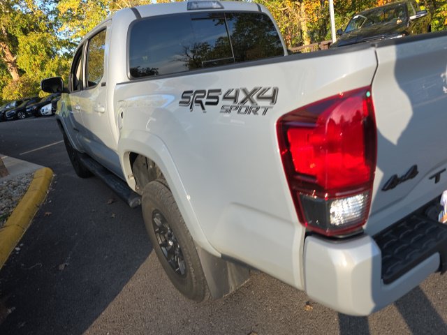 Used 2020 Toyota Tacoma SR5 w/ Technology Package AWD/4WD image 12
