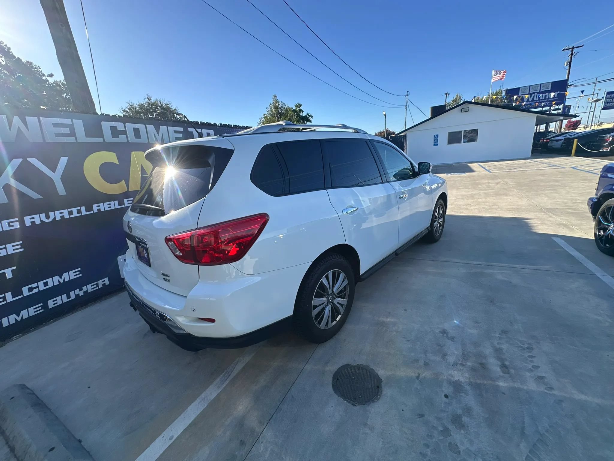 Used 2018 Nissan Pathfinder SV AWD/4WD image 7
