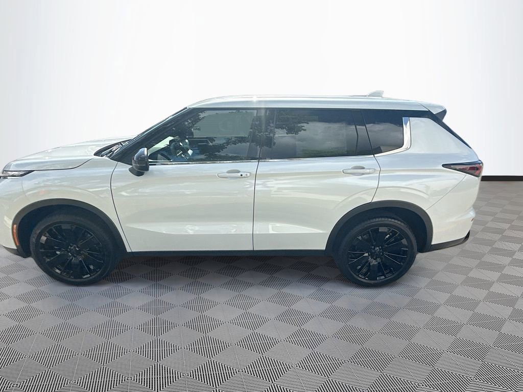 New 2026 Mitsubishi Outlander LE FWD image 4