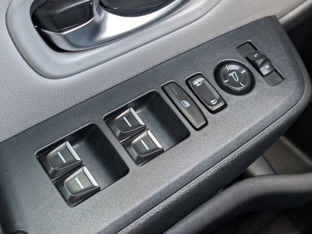 Used 2023 Honda Pilot LX image 19