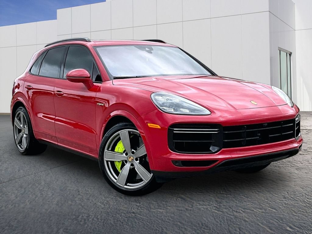 Certified 2022 Porsche Cayenne Turbo S AWD/4WD image 9