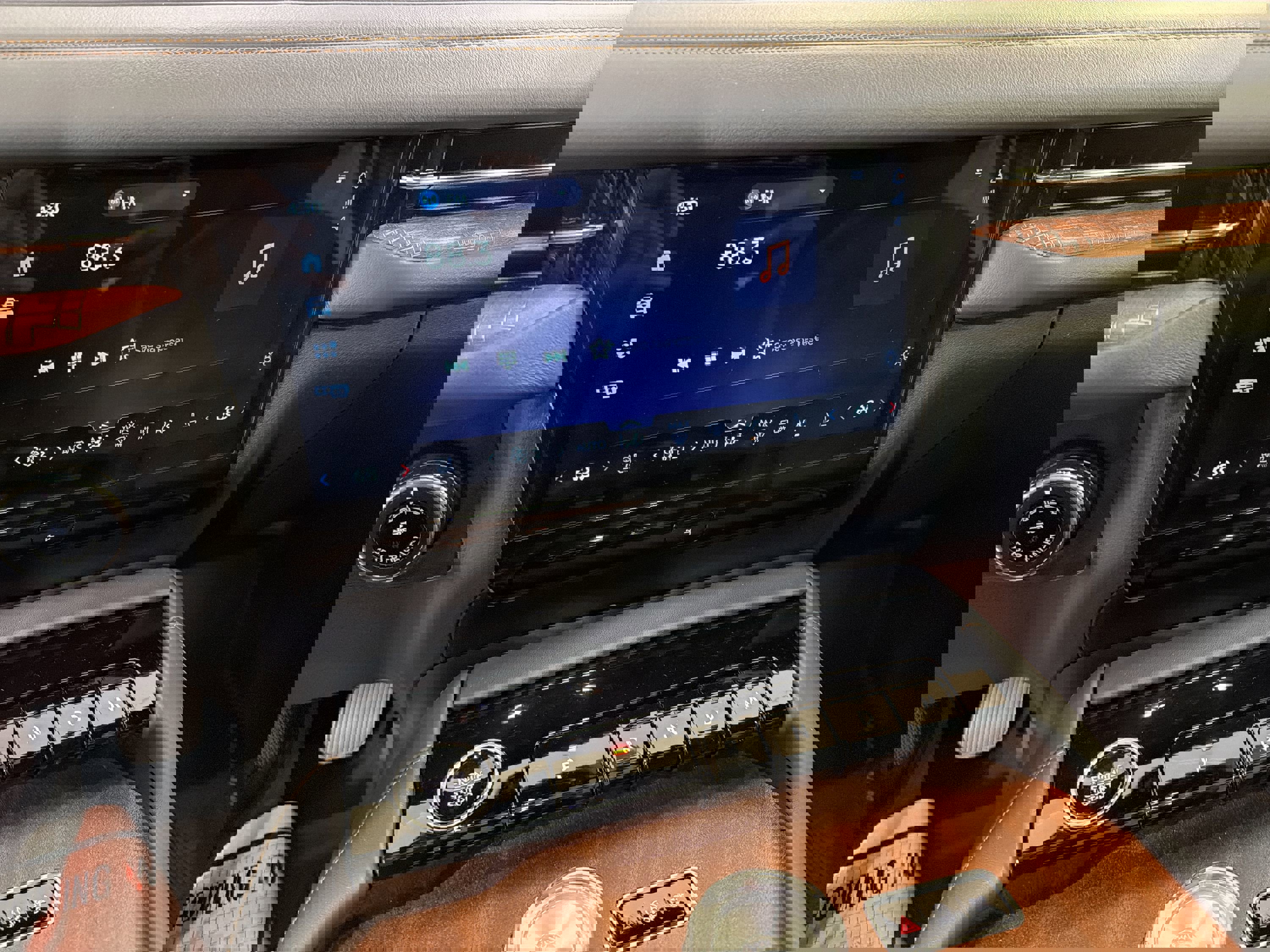 Used 2025 Lincoln Navigator Black Label image 17