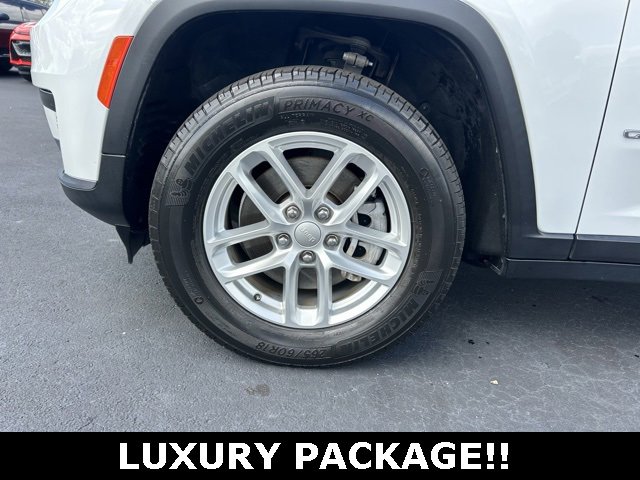 Used 2022 Jeep Grand Cherokee L Laredo w/ Luxury Tech Group I image 9