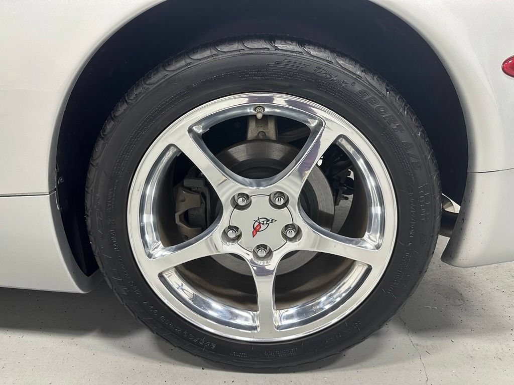 Used 2001 Chevrolet Corvette Convertible w/ Preferred Equipment Group2 RWD image 43