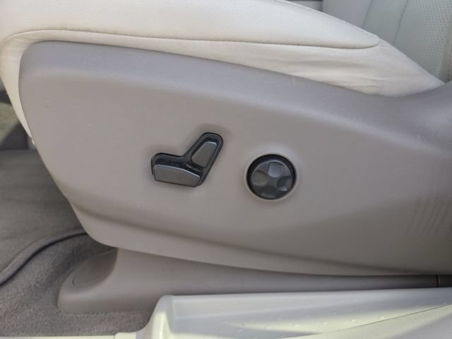 Used 2020 Chrysler Pacifica Touring-L Plus FWD image 28