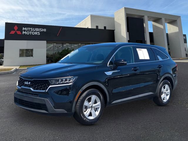 Used 2023 Kia Sorento LX image 1