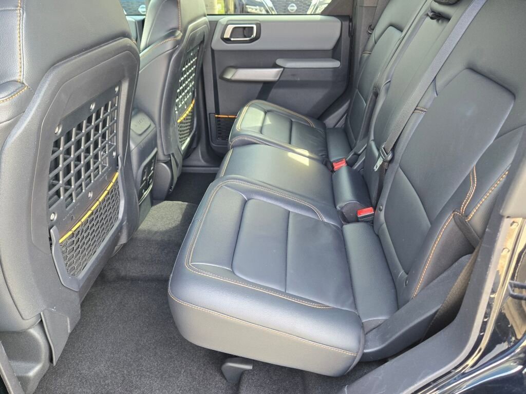 Used 2023 Ford Bronco Badlands image 15