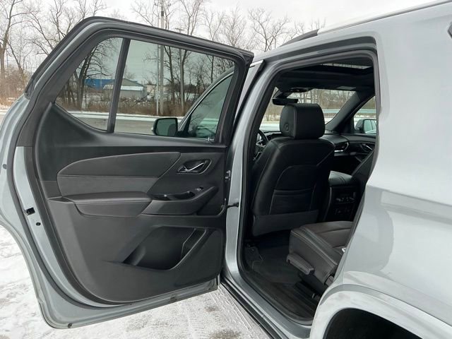 Used 2023 Chevrolet Traverse High Country image 18