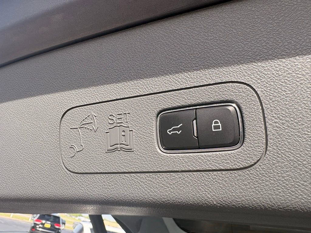 Used 2021 Lincoln Aviator Grand Touring w/ Equipment Group 302A AWD/4WD image 13