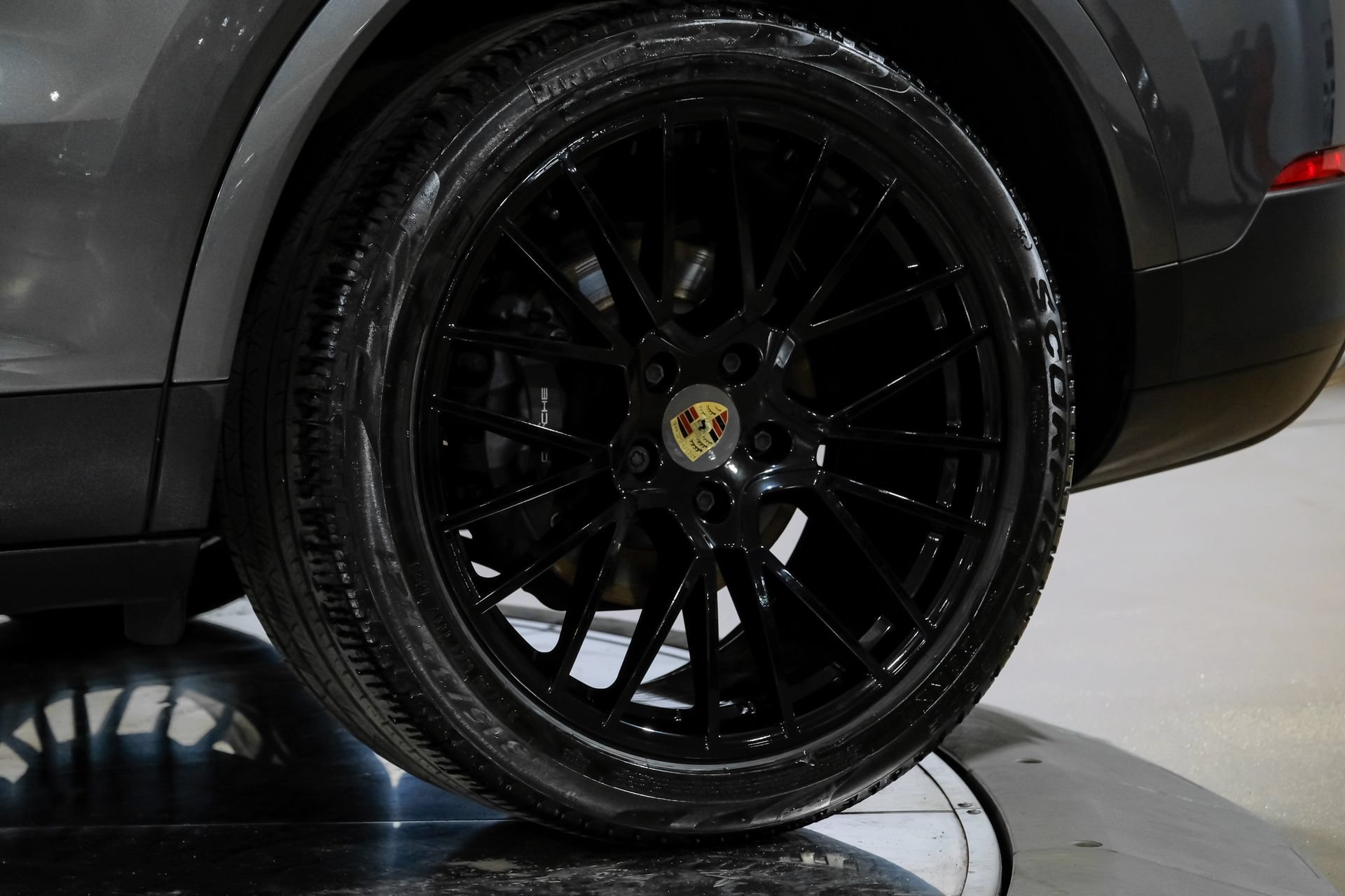 Used 2023 Porsche Cayenne Platinum Edition AWD/4WD image 60