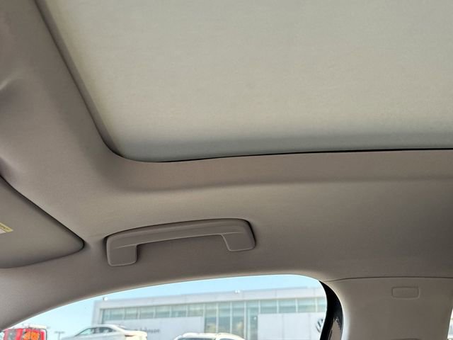 New 2025 Volkswagen Tiguan SE image 14