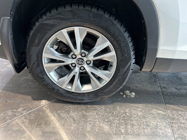 Used 2019 Toyota Highlander XLE image 21