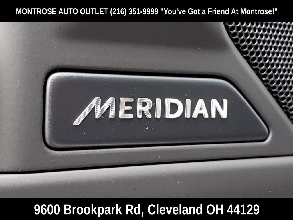 New 2025 Land Rover Defender 110 S image 10