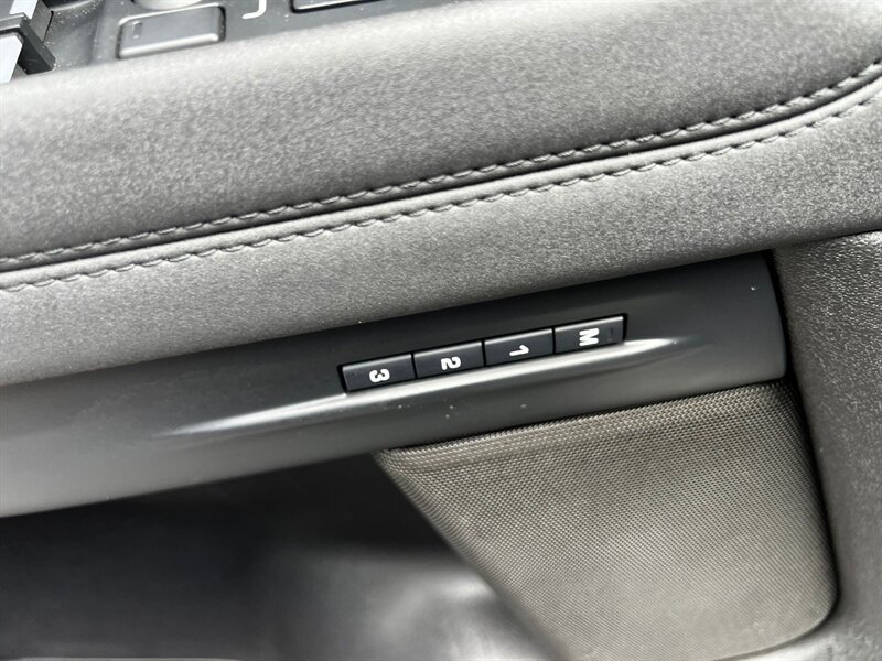 Used 2023 Land Rover Range Rover Evoque R-Dynamic SE AWD/4WD image 29