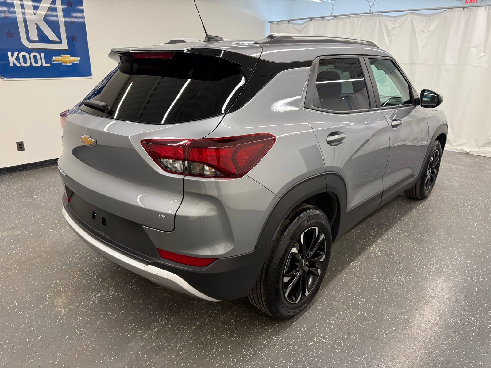 Used 2023 Chevrolet TrailBlazer LT image 2