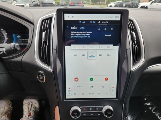 Used 2024 Ford Edge Titanium image 10