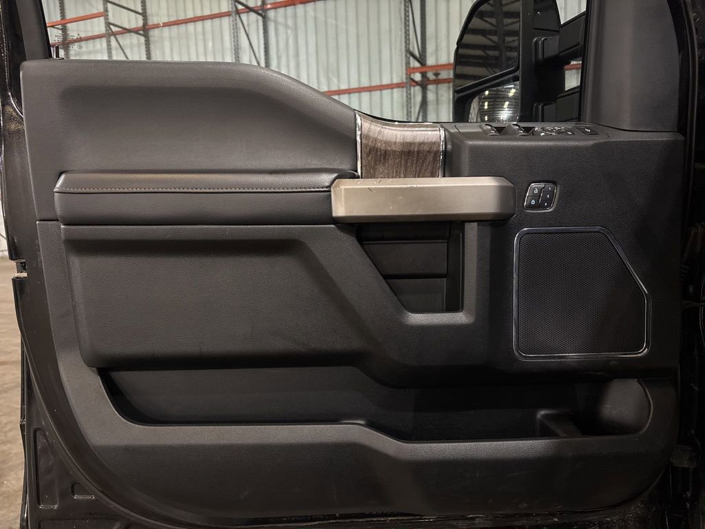 Used 2019 Ford F250 Lariat w/ Lariat Value Package image 19