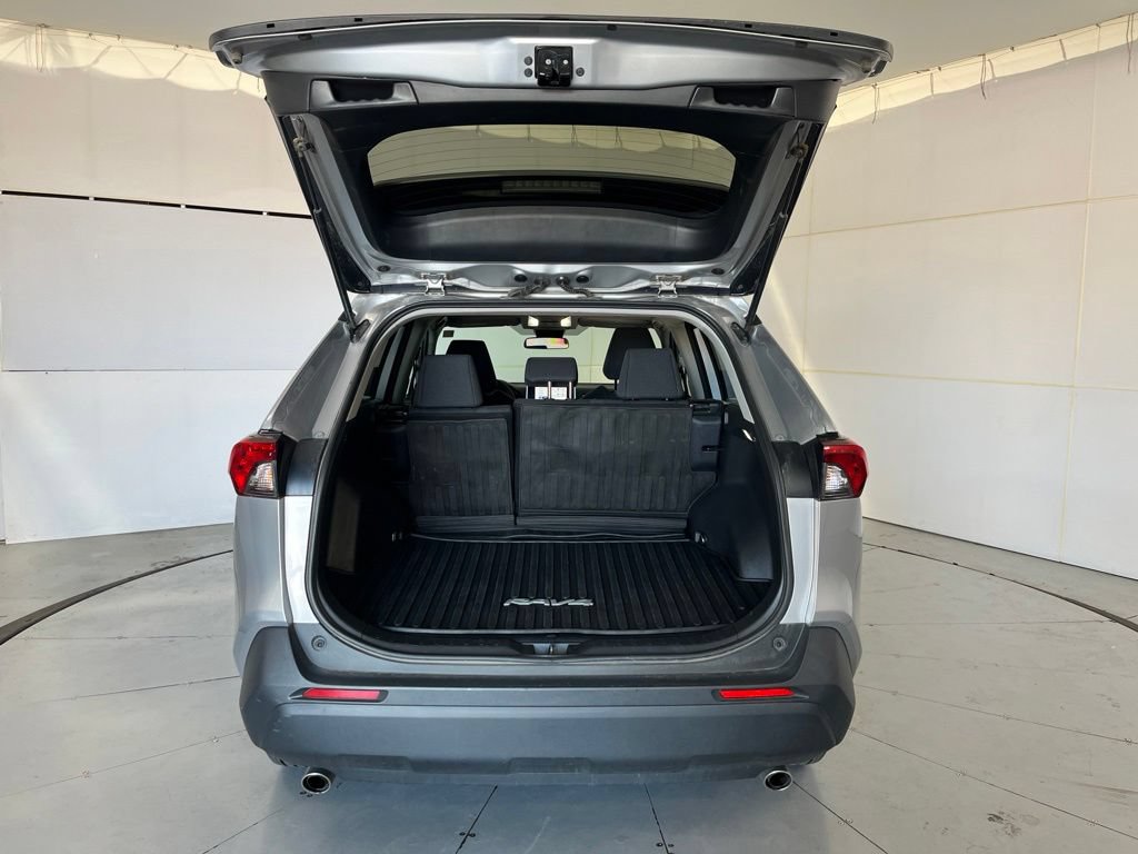 Used 2025 Toyota RAV4 LE AWD/4WD image 13