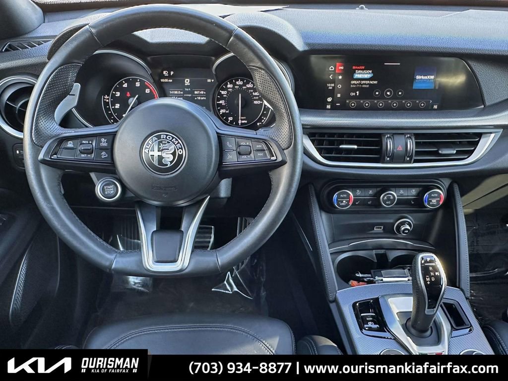 Used 2022 Alfa Romeo Stelvio Veloce image 3
