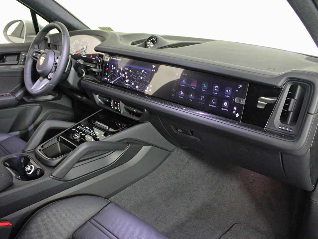New 2026 Porsche Cayenne GTS image 39