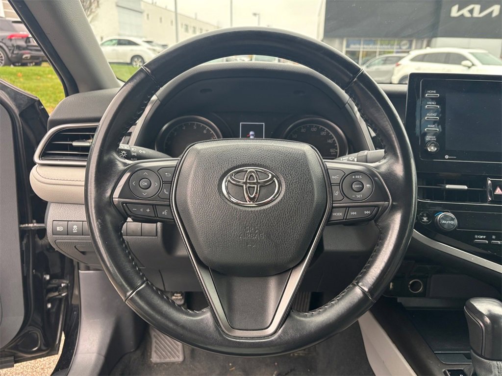 Used 2022 Toyota Camry SE image 15