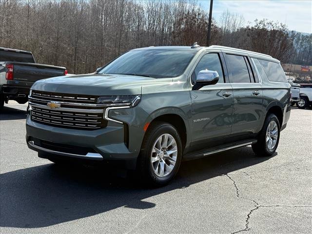 Used 2023 Chevrolet Suburban Premier image 8