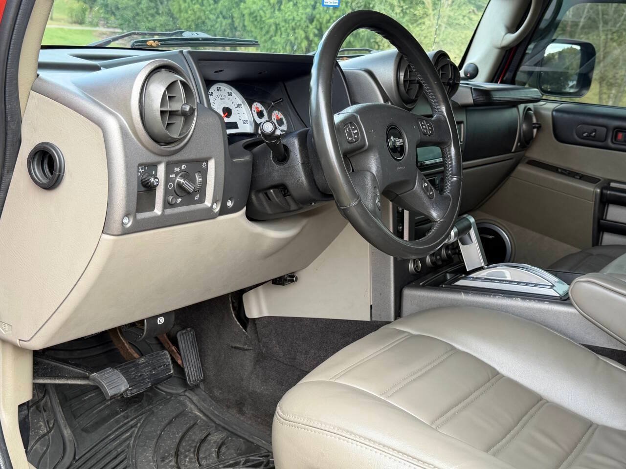 Used 2004 HUMMER H2 w/ Preferred Equipment Group AWD/4WD image 9