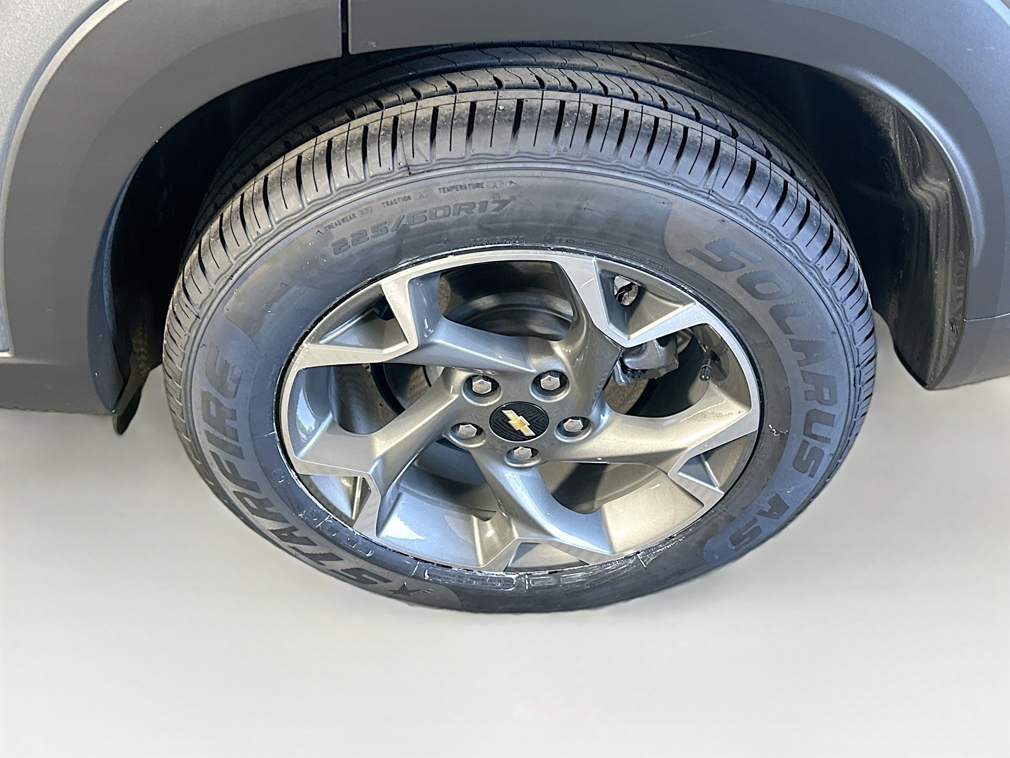 Used 2025 Chevrolet Trax LT FWD image 11