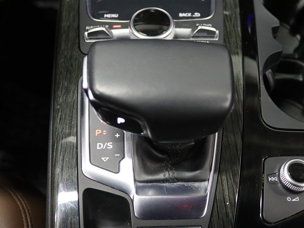 Used 2018 Audi Q7 3.0T Prestige image 30