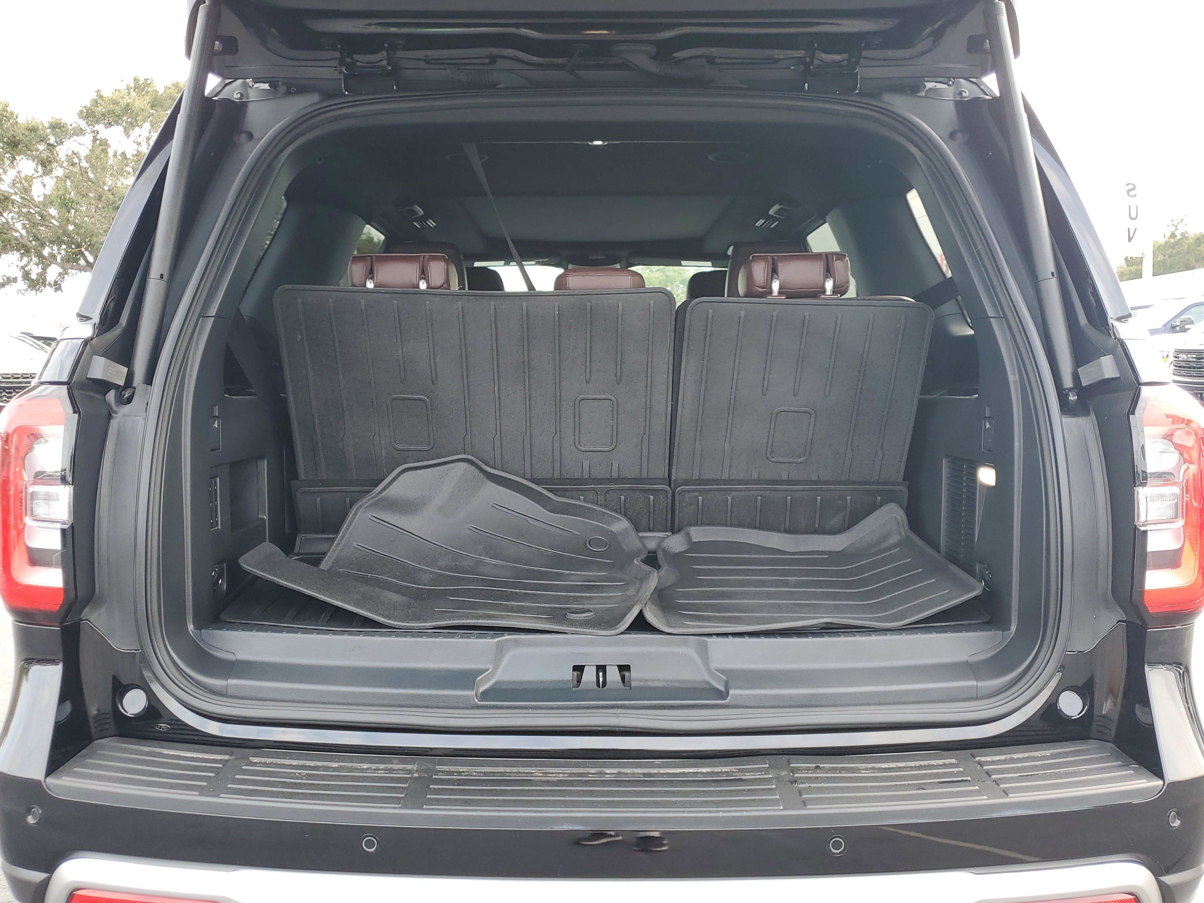 Used 2024 Ford Expedition Limited image 10