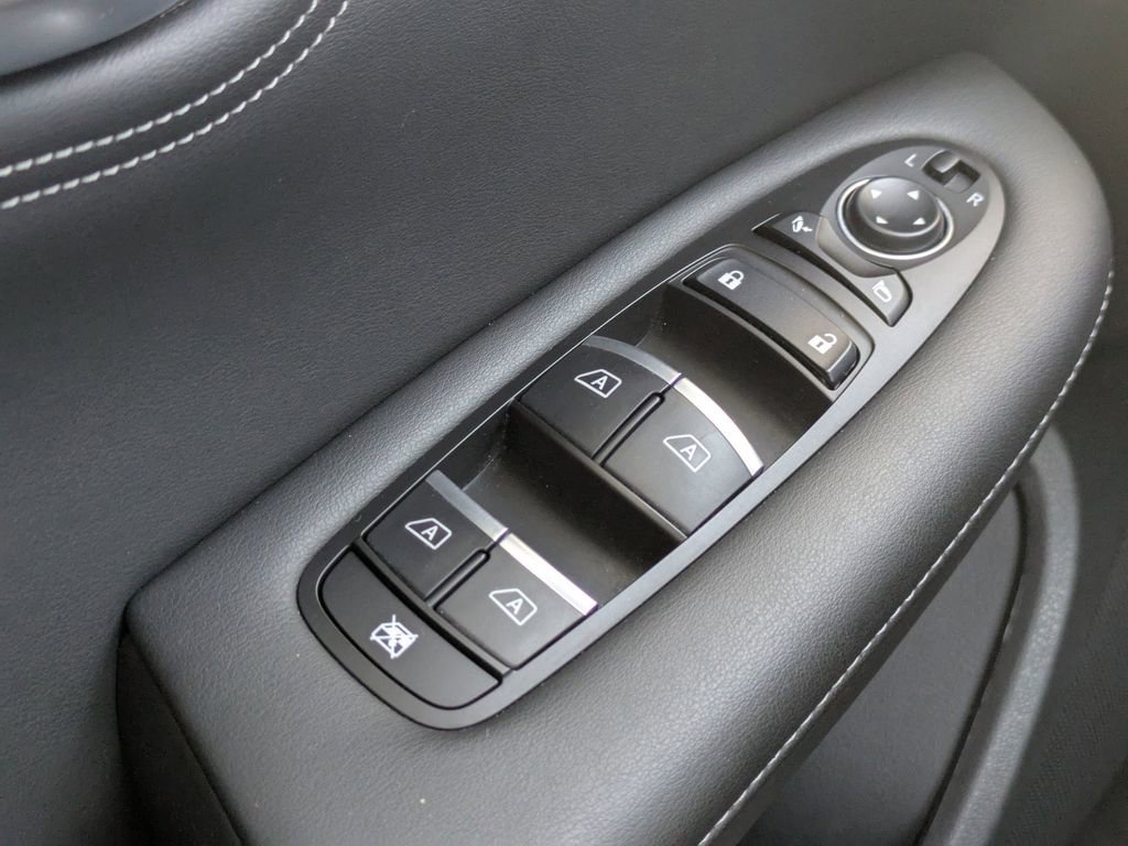 Certified 2025 INFINITI QX55 Essential image 26